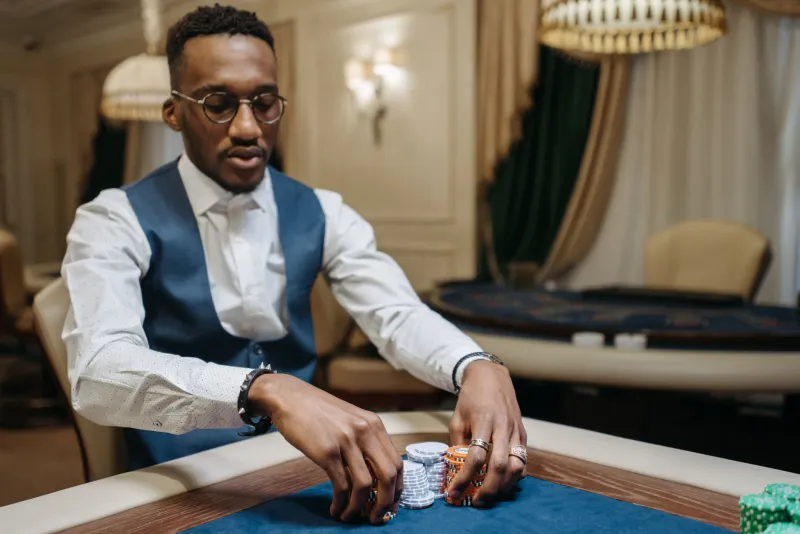 Silent Weapons: How Australia's Sharpest Poker Minds Decode the Table Before a Card Is Dealt